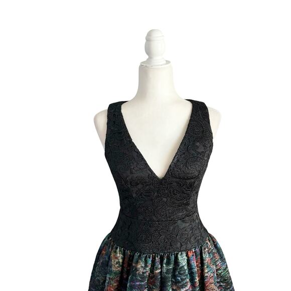 Monique Lhuillier Metallic Ball Gown Black Floral 2 - Picture 4 of 9